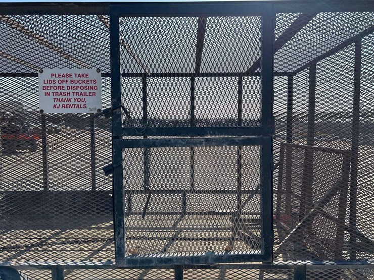 2014-top-hat-trailer-image-10