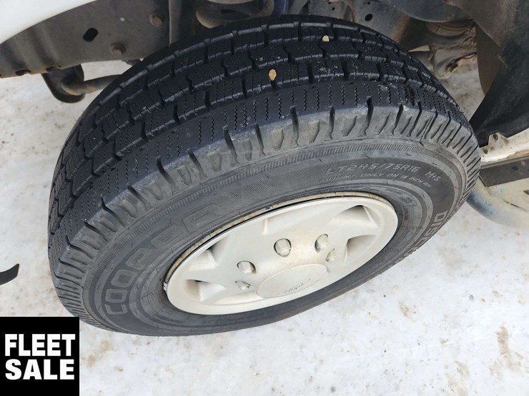 2013-ford-cargo-image-10