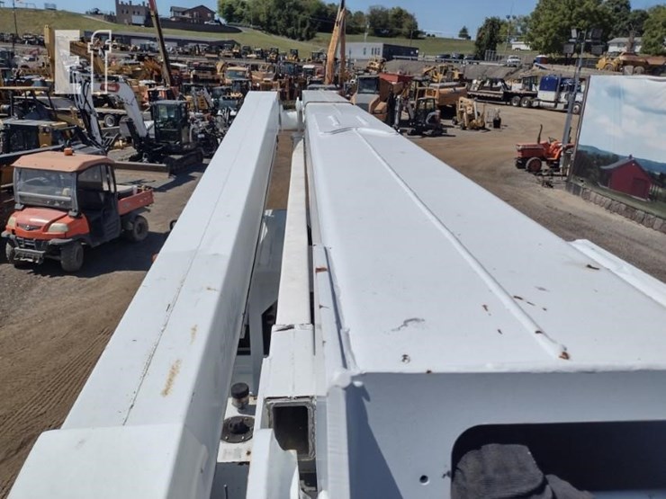 2008-international-durastar-4300-image-44