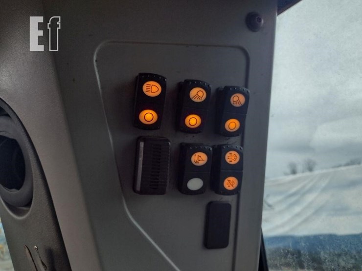 caterpillar-d7e-image-13