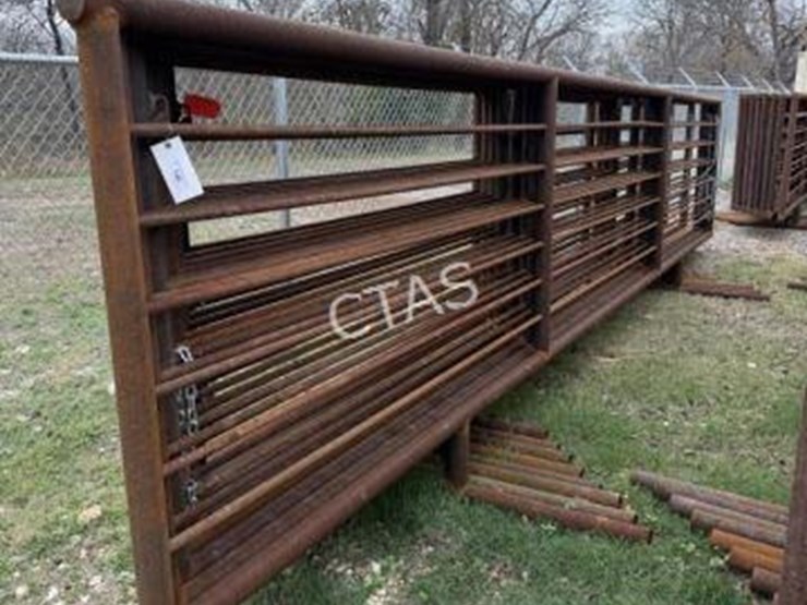 #148-•-freestanding-panels-24'-w/-one-12'-gate-image-1