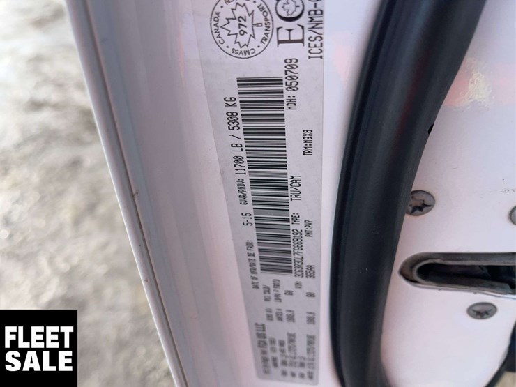 2015-dodge-3500-image-26