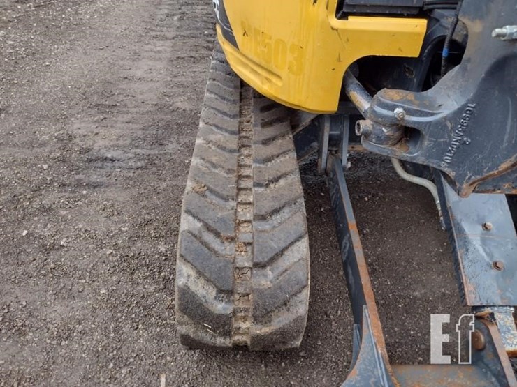 2022-deere-26g-image-41