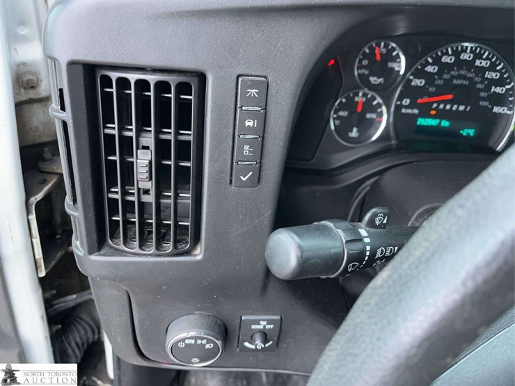 2016-chevrolet-express-g3500-image-24