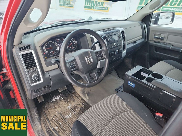 2012-dodge-1500-image-19