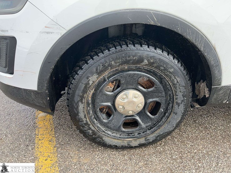 2019-ford-explorer-image-11