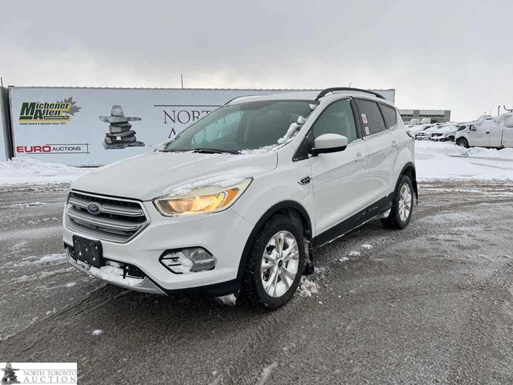 2017-ford-escape-se-image-1