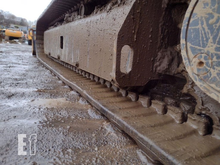 2014-hitachi-zx35u-image-31