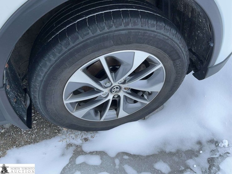 2017-toyota-rav4-image-9