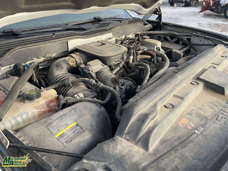 2015-chevrolet-silverado-3500hd-image-22