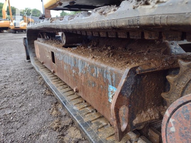 2022-deere-26g-image-29