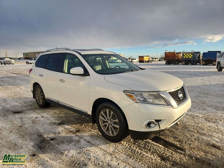 2015-nissan-pathfinder-image-2