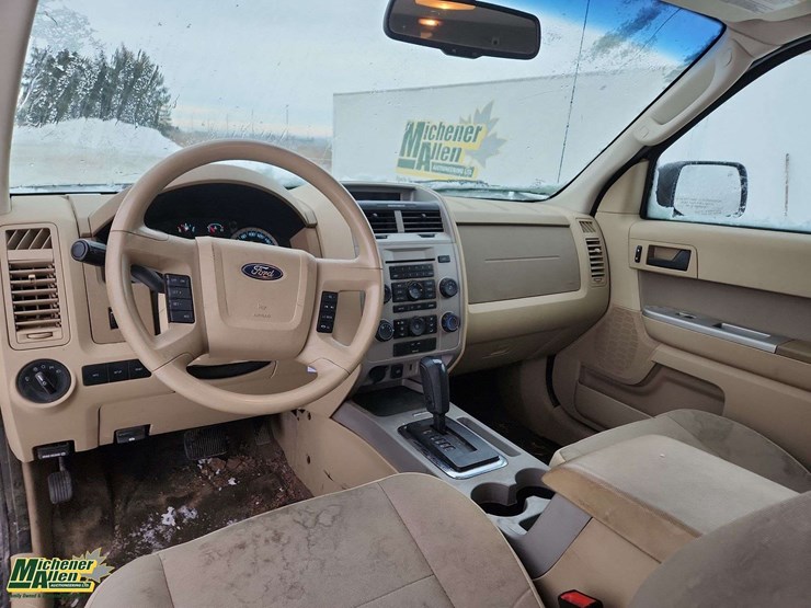 2012-ford-escape-xlt-image-19