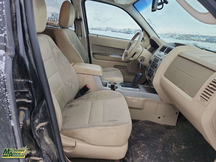 2012-ford-escape-xlt-image-18