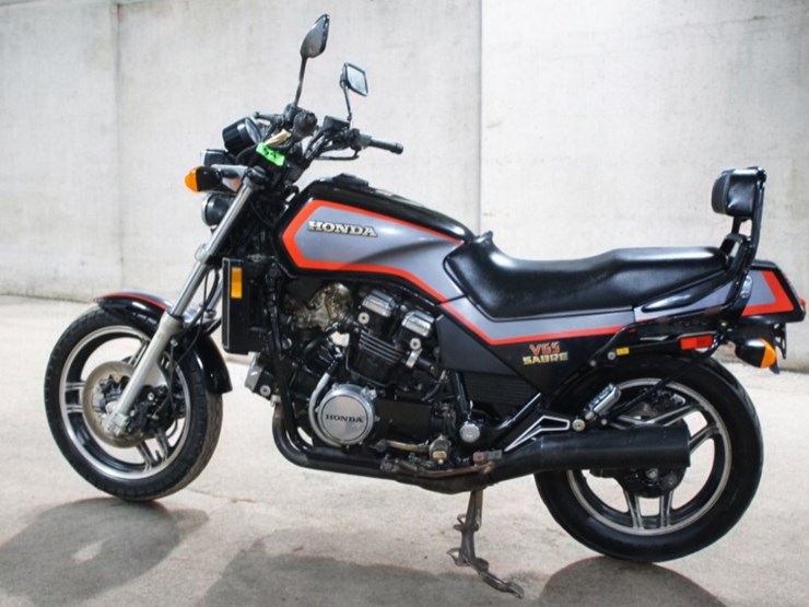 1985-honda-v65-sabre-vf1100s-motorcycle-image-4