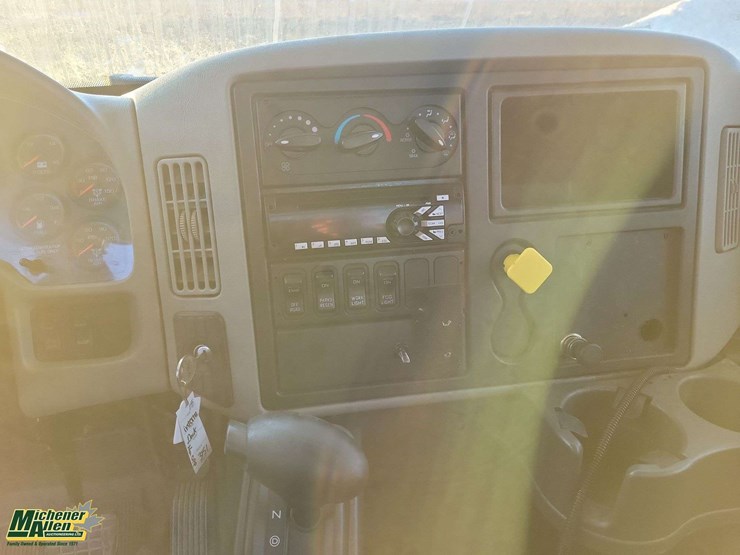 2015-international-durastar-4300-image-18