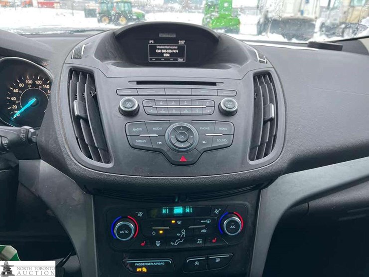 2017-ford-escape-se-image-10