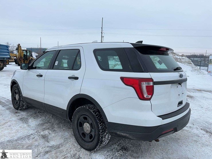 2018-ford-explorer-image-6