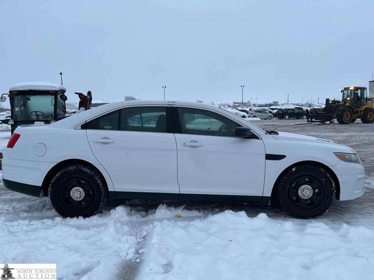 2013-ford-taurus-police-inte-image-30