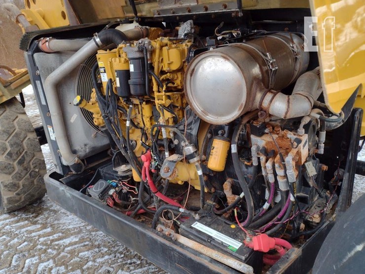 2015-caterpillar-tl1055c-image-27