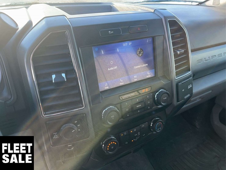 2021-ford-f350-image-19