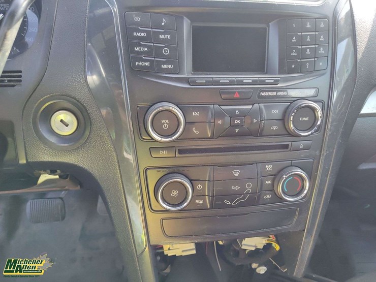 2018-ford-explorer-image-17