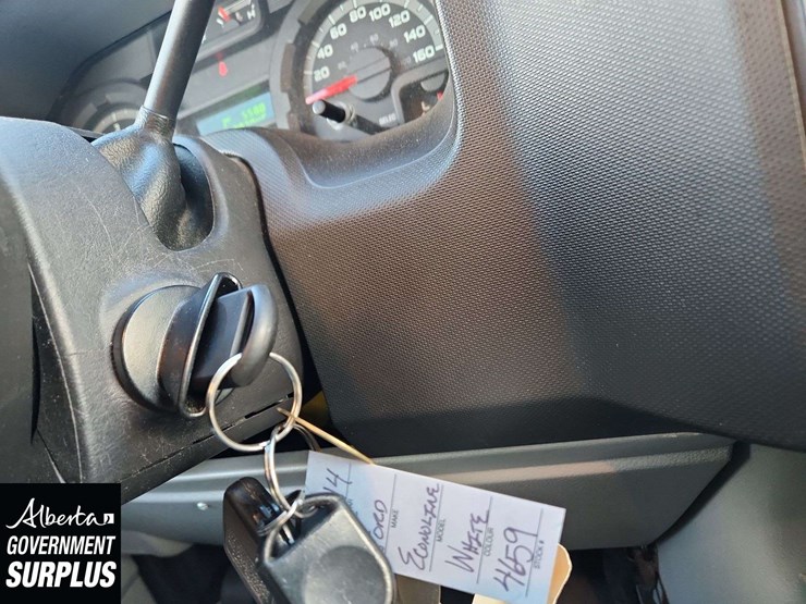 2014-ford-cargo-image-25