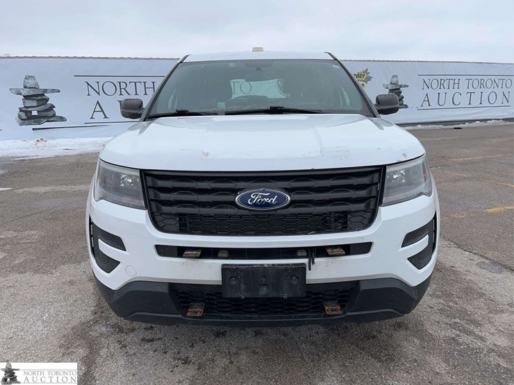 2018-ford-explorer-image-2