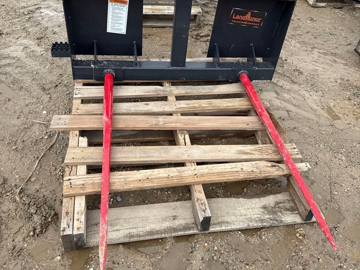 2752---skid-steer-bale-spear-image-1