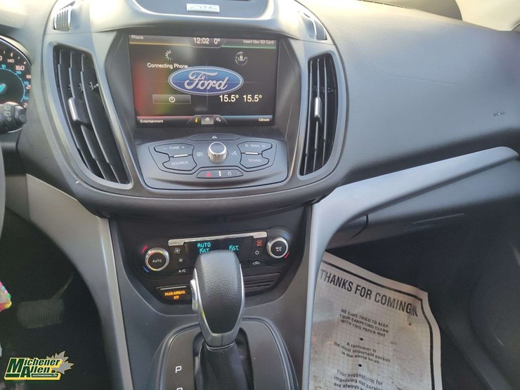 2015-ford-escape-image-17