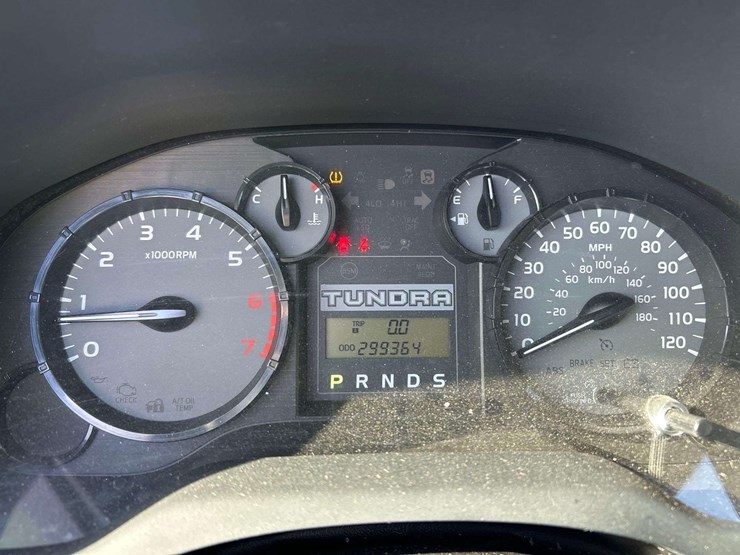 2014-toyota-tundra-image-13