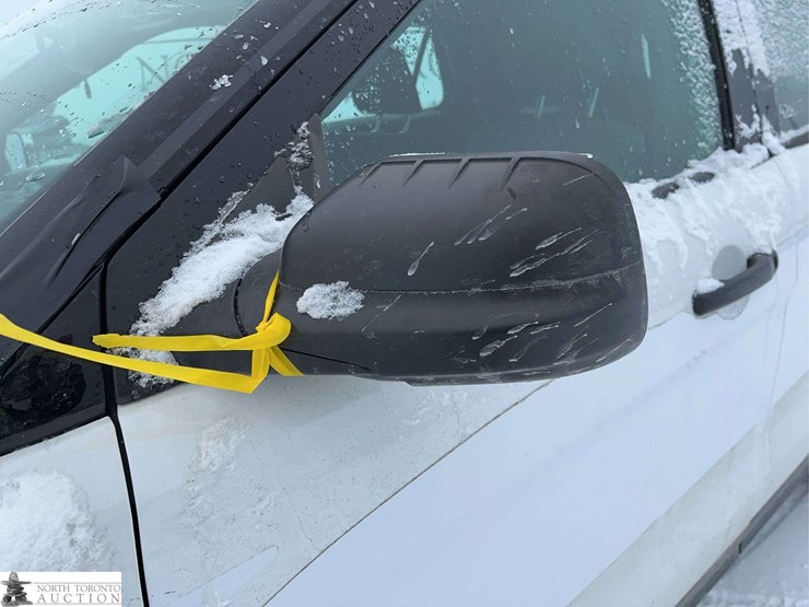 2018-ford-explorer-image-35