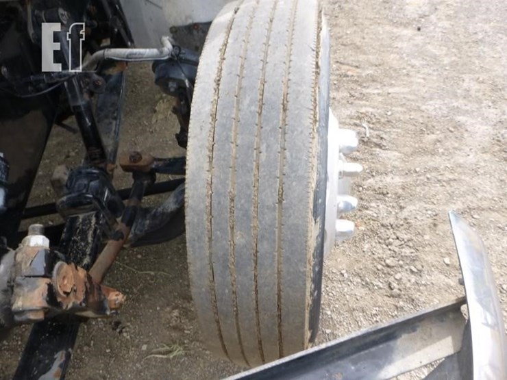 2000-peterbilt-330-image-21