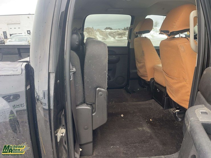 2013-chevrolet-silverado-1500-image-25