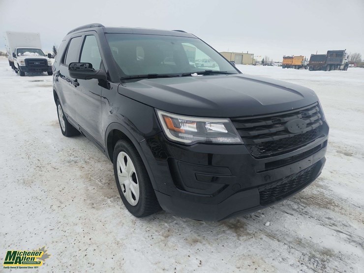 2019-ford-explorer-image-2
