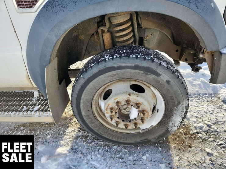 2009-ford-f550-image-11