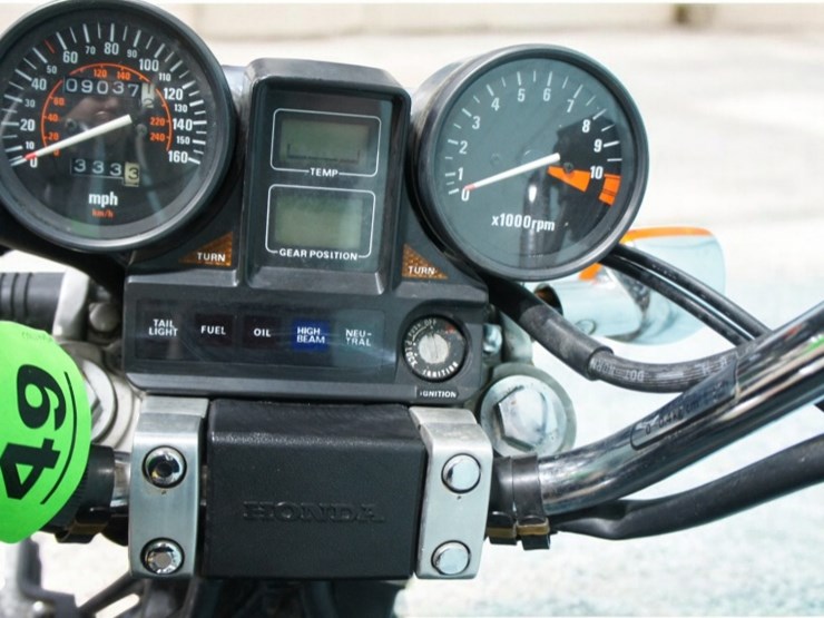 1984-honda-vf1100-magna-1100-motorcycle-image-7