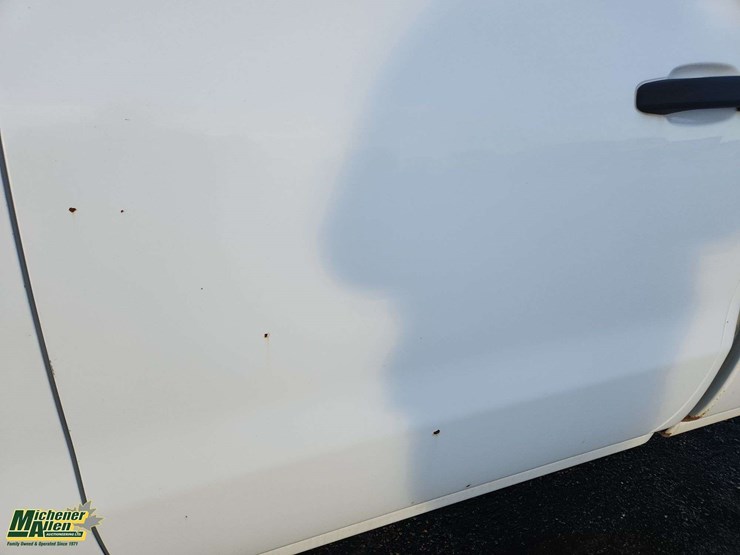 2015-chevrolet-silverado-2500hd-image-35