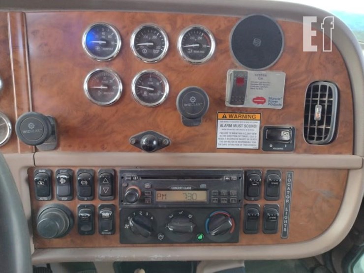 2008-peterbilt-365-image-11