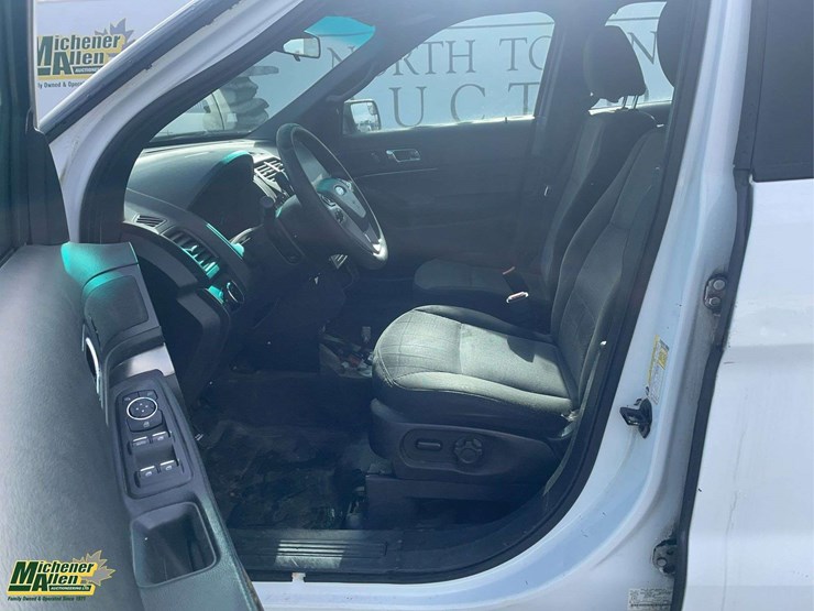 2014-ford-explorer-image-13