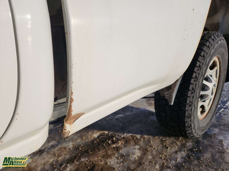 2015-chevrolet-silverado-2500hd-image-40