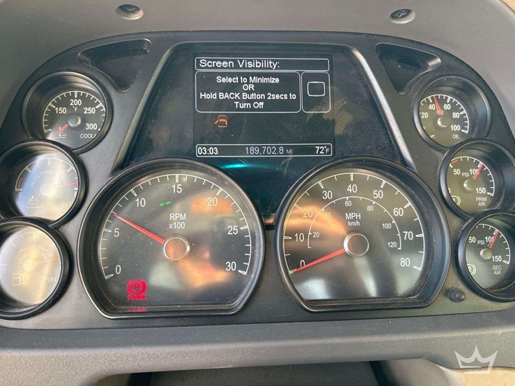 2017-peterbilt-567-image-12