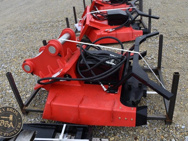 caterpillar-320-image-4