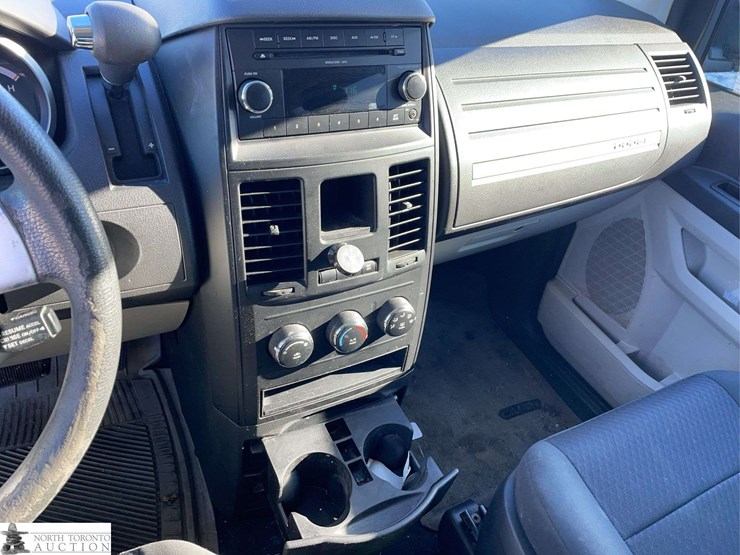 2010-dodge-grand-caravan-se-image-18