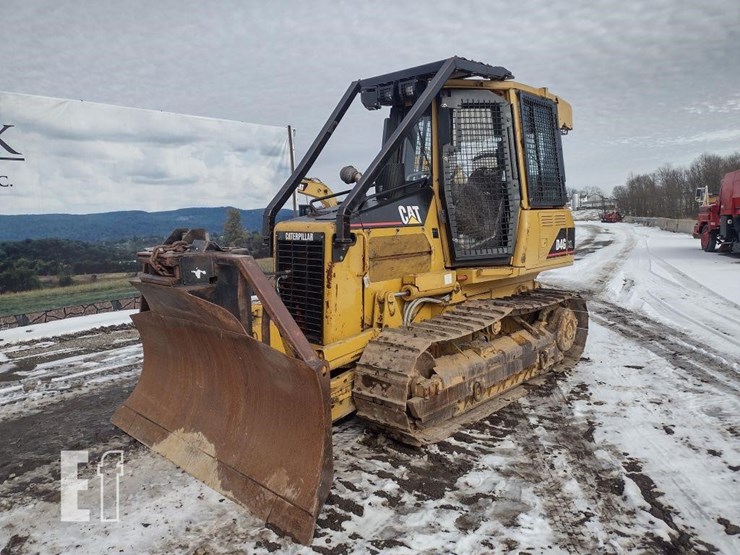 2005-caterpillar-d4g-xl-image-46