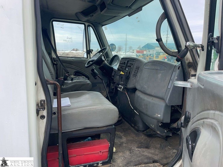 2006-international-durastar-4200-image-30