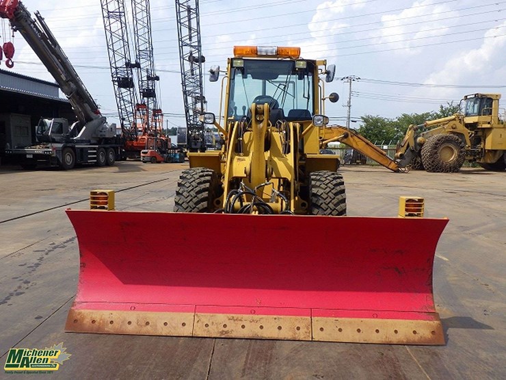 2014-caterpillar-910k-image-4