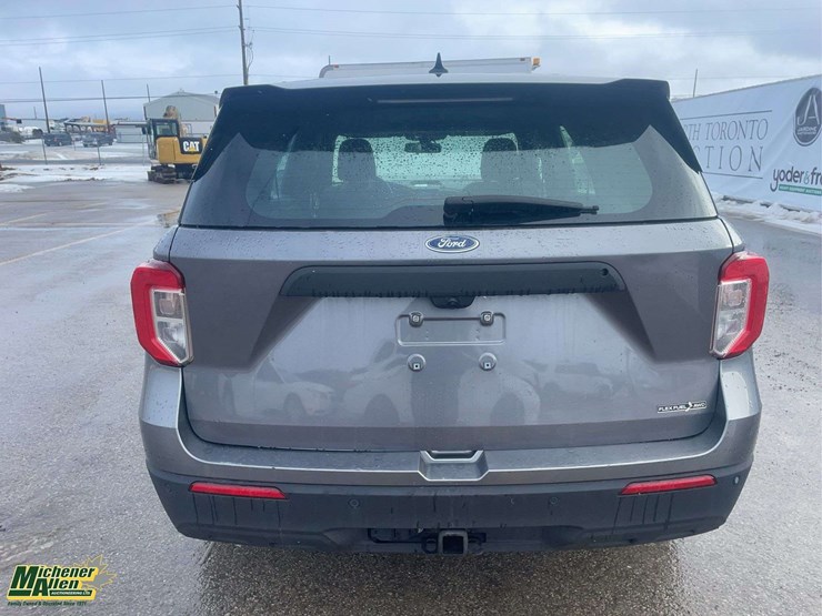 2020-ford-explorer-image-4