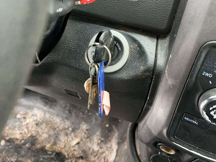 2014-dodge-1500-image-19