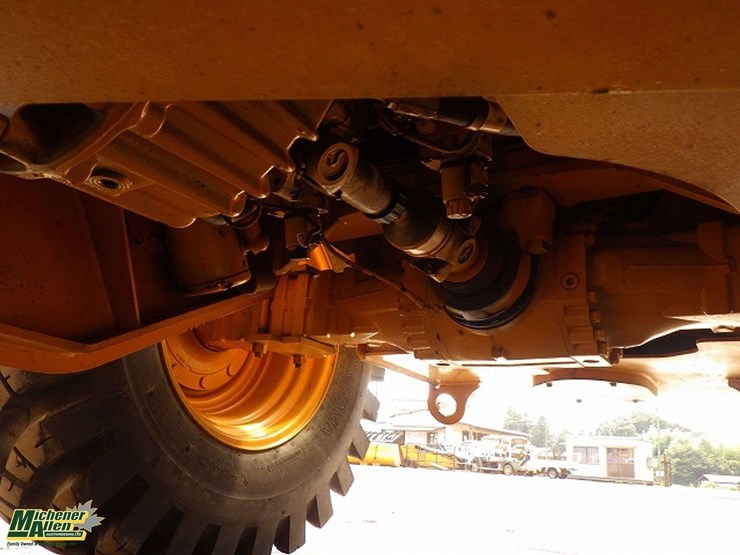 2014-caterpillar-910k-image-26
